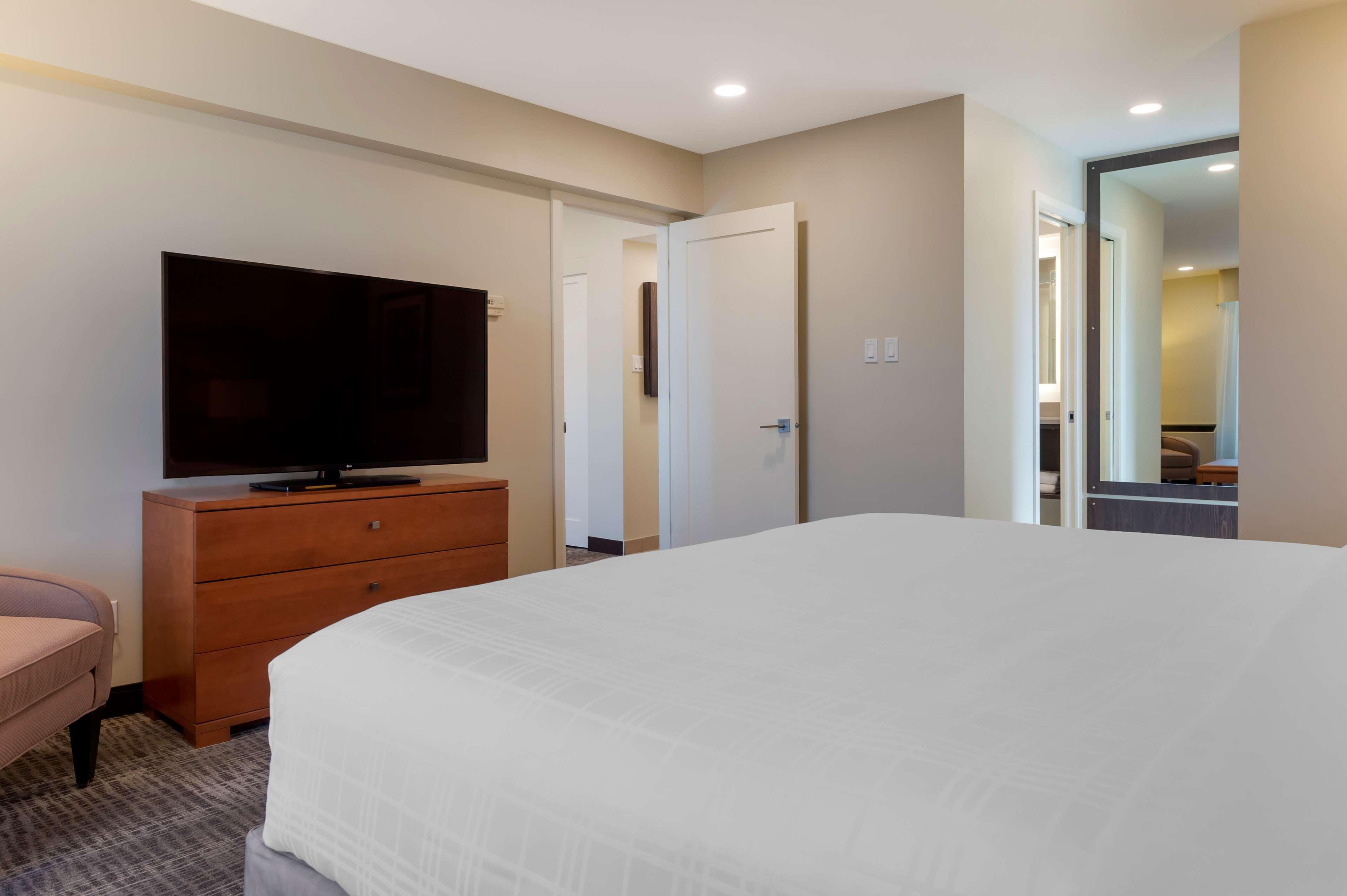 Hotel Western Gatineau-ottawa Downtown 4*